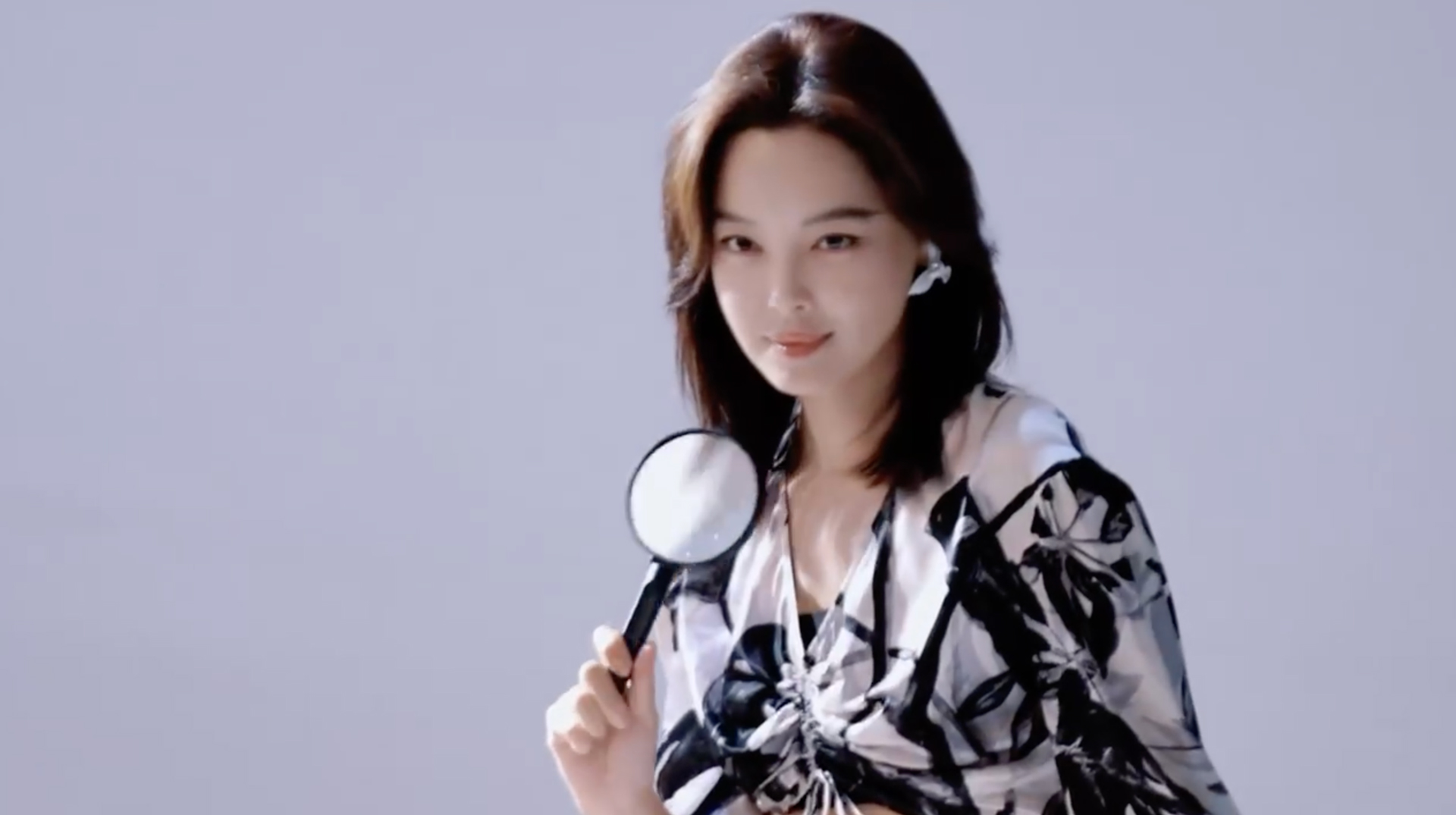 辛芷蕾花少海报拍摄花絮