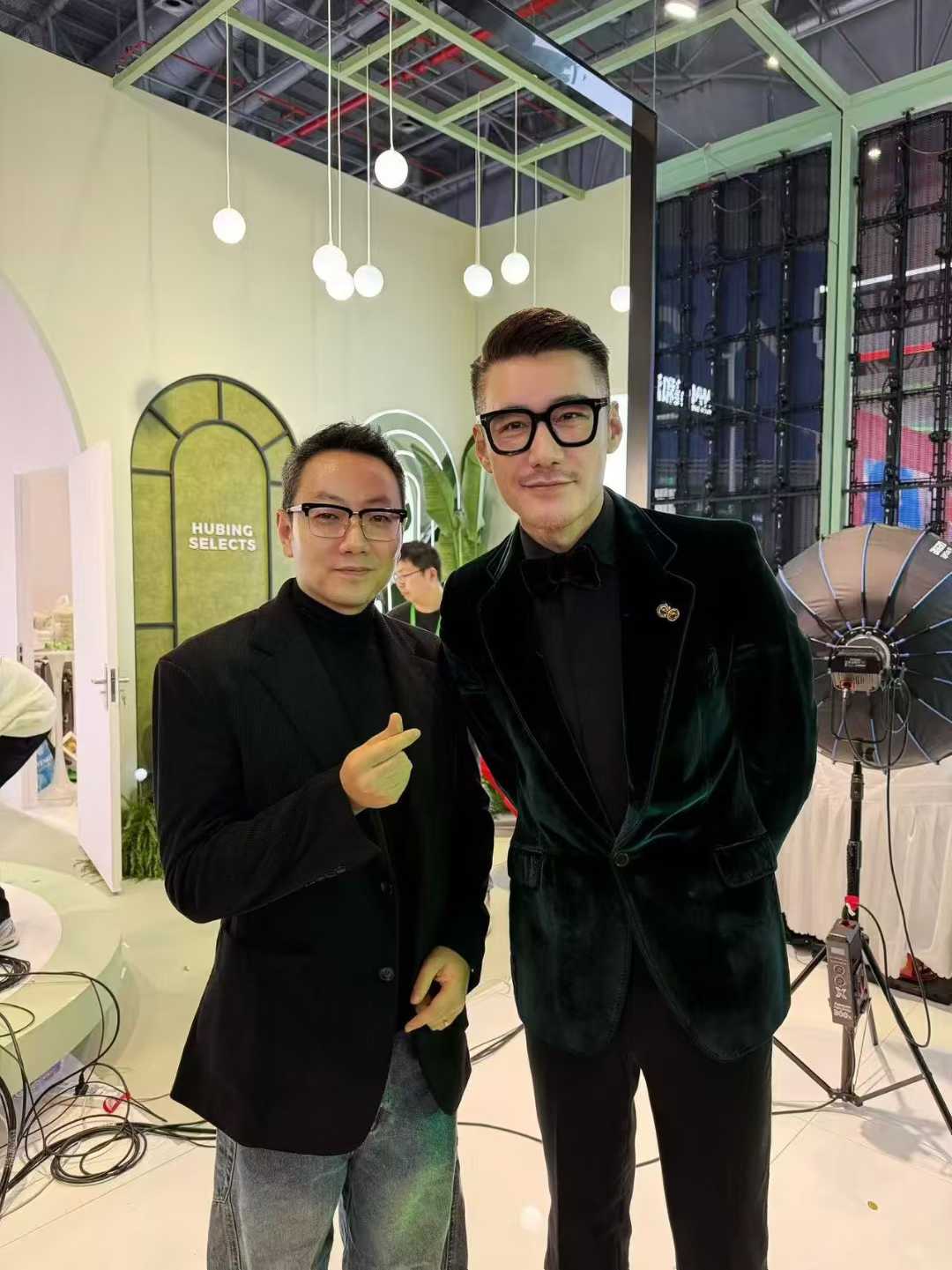 顺动进博会双展馆亮相